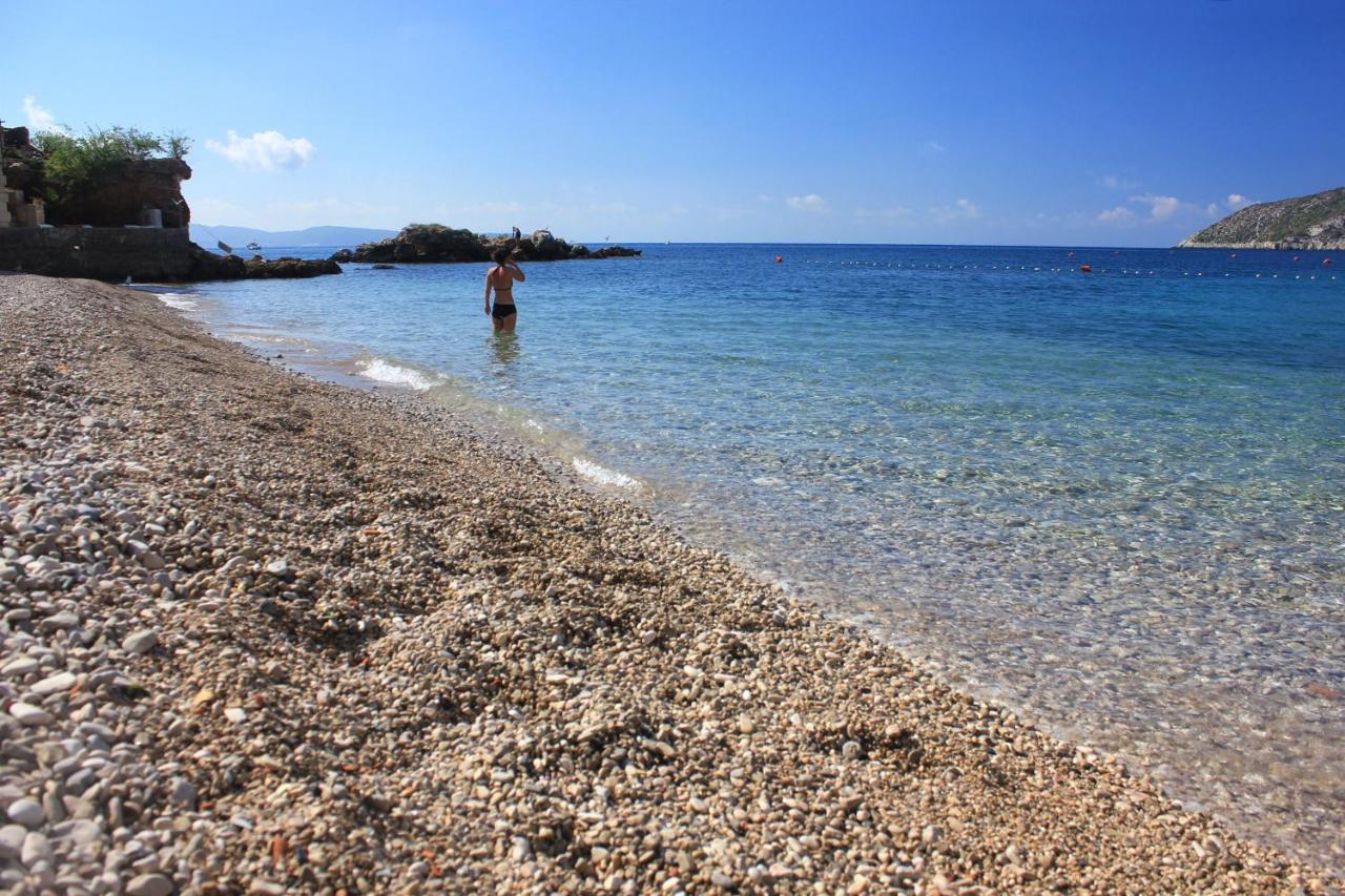 Apartments And Rooms By The Sea Komiza, Vis - 2431 Extérieur photo