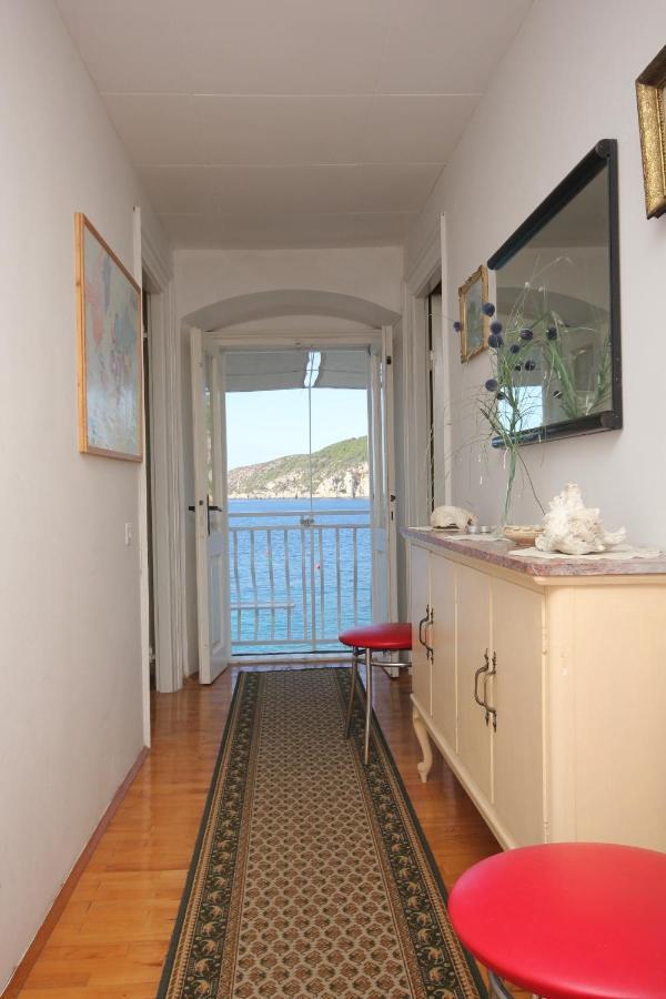 Apartments And Rooms By The Sea Komiza, Vis - 2431 Extérieur photo