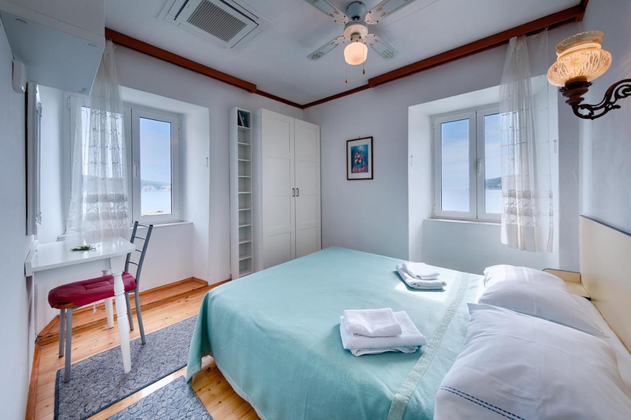 Apartments And Rooms By The Sea Komiza, Vis - 2431 Extérieur photo