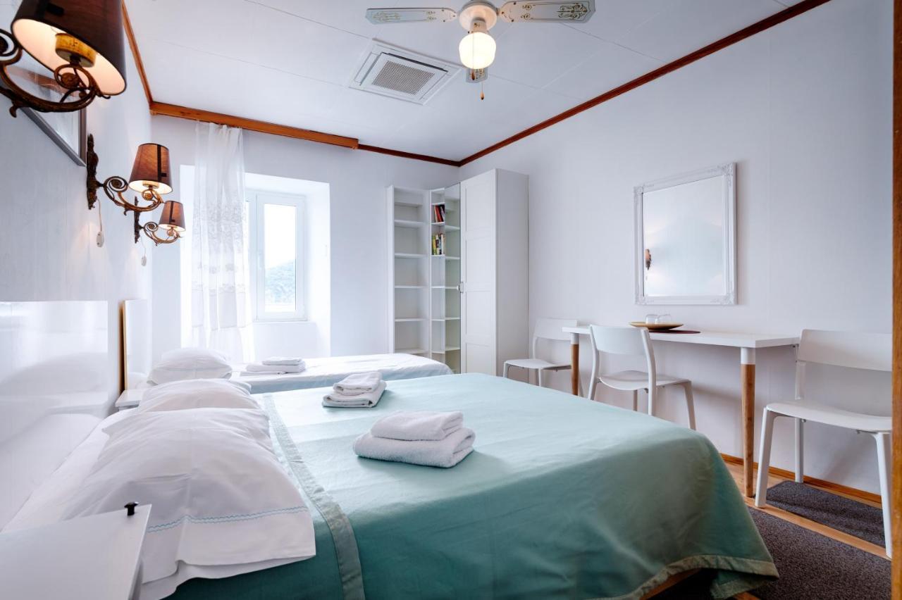 Apartments And Rooms By The Sea Komiza, Vis - 2431 Extérieur photo