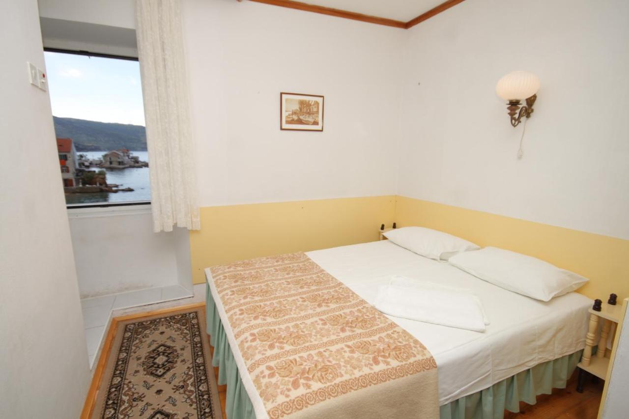 Apartments And Rooms By The Sea Komiza, Vis - 2431 Extérieur photo